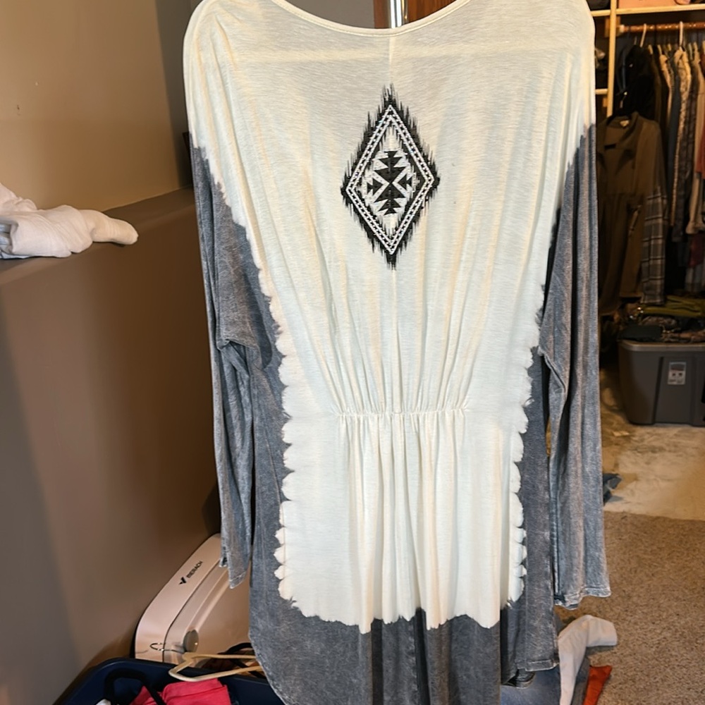 Bohemian V-Neck Tunic dress with Tribal Print - Picture 3 of 3